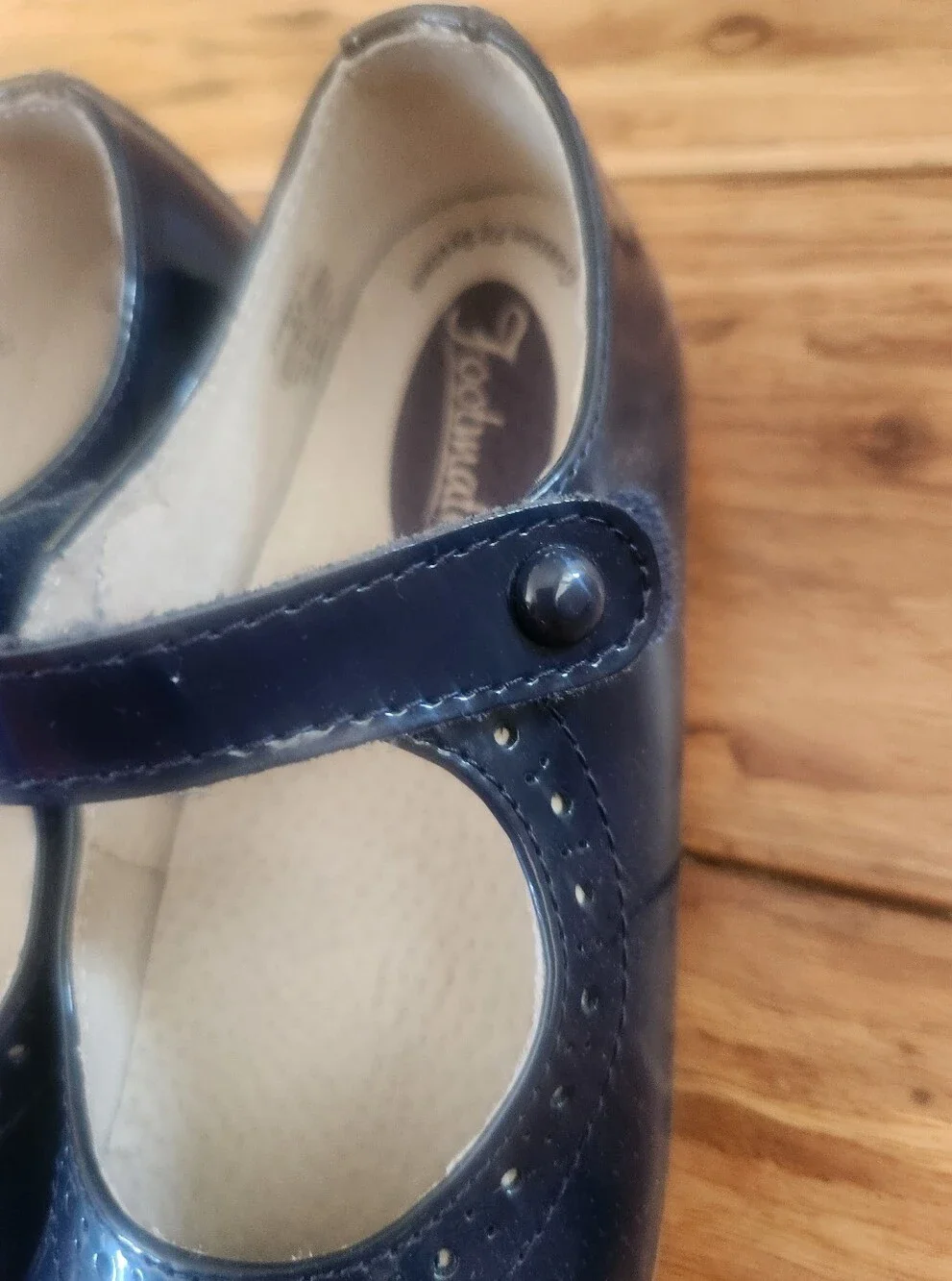 FootMates shiny navy